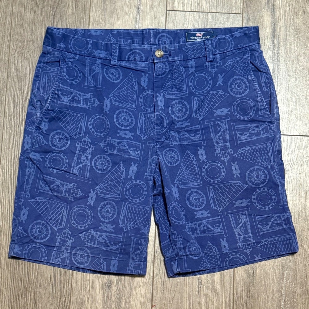 Vineyard Vines Mens 34 Blue Nautical Lighthouse Sailboat Print Chino Shorts, 8"